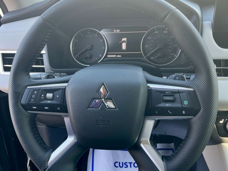 New 2026 Black Diamond Mitsubishi SE image 7