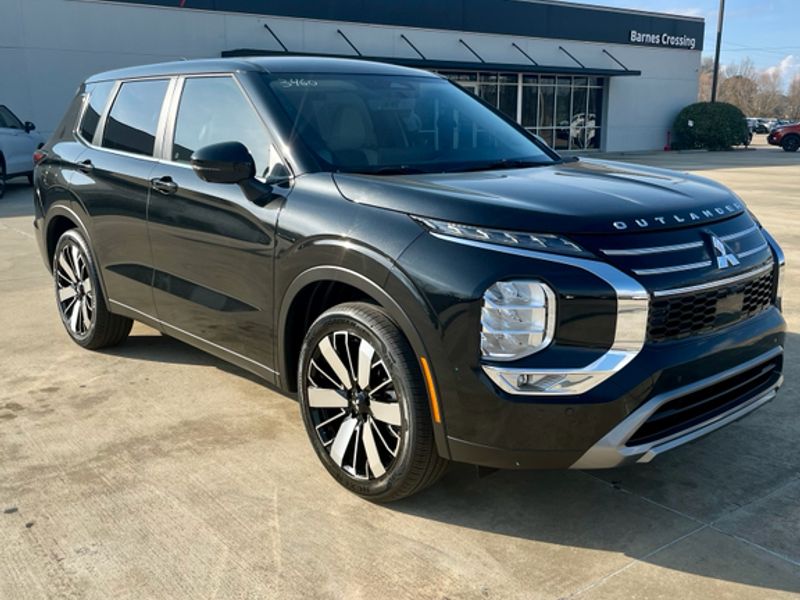 New 2026 Black Diamond Mitsubishi SE image 3