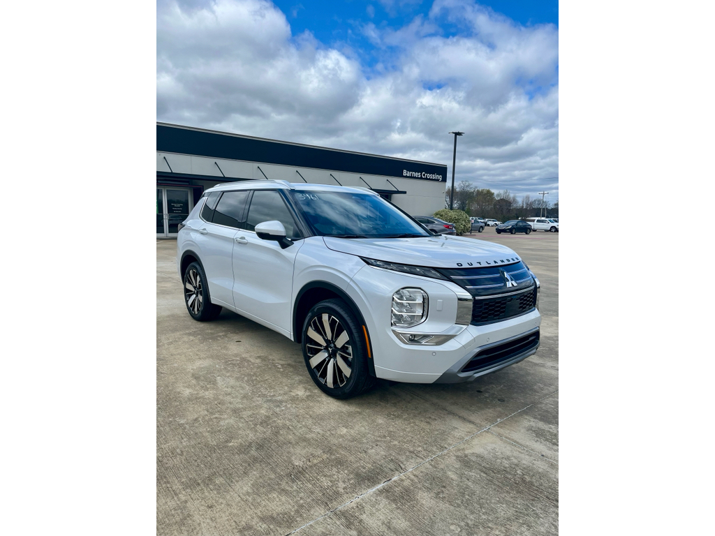 New 2026 White Diamond Mitsubishi SEL image 3