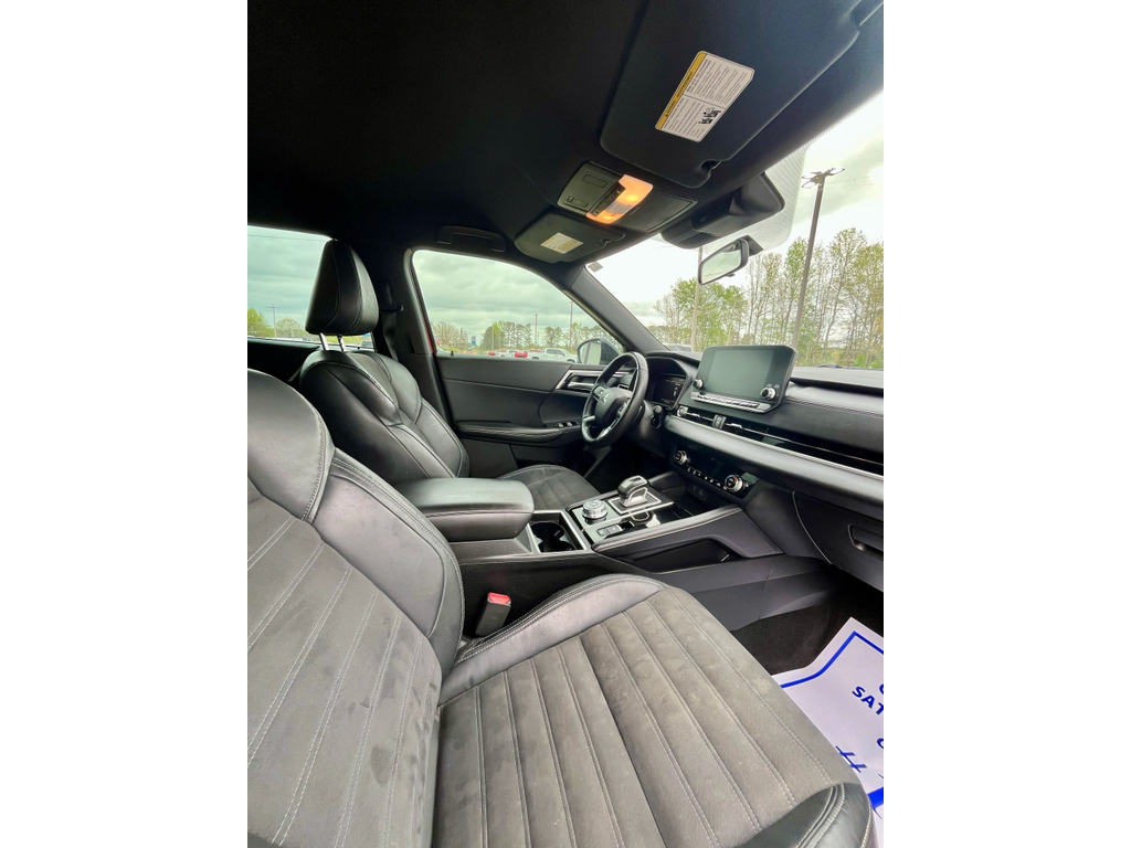 Used 2023 Red Diamond Mitsubishi SE Black Edition image 9