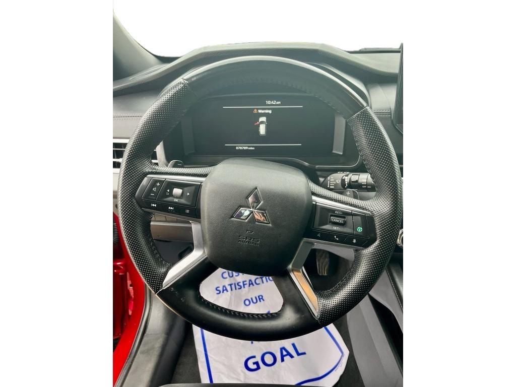 Used 2023 Red Diamond Mitsubishi SE Black Edition image 7