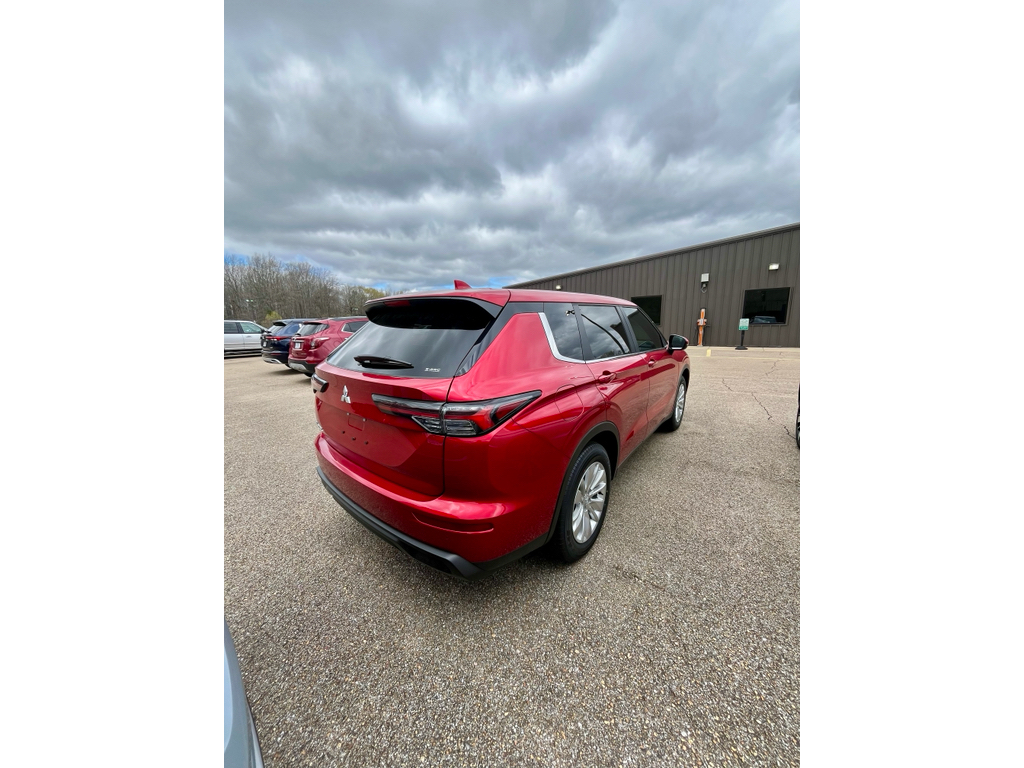 New 2026 Red Diamond Mitsubishi ES image 5