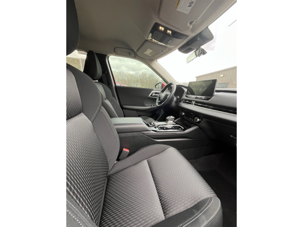 New 2026 Red Diamond Mitsubishi ES image 9