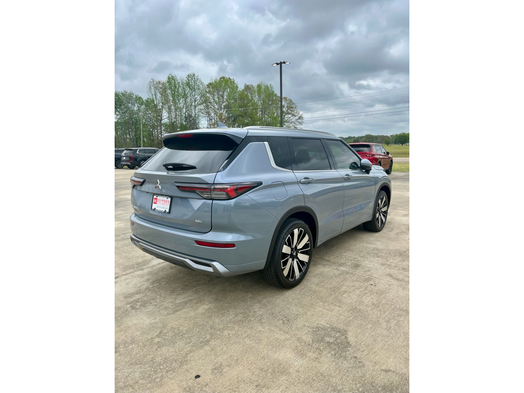 New 2026 Moonshine Gray Metallic Mitsubishi SEL image 5