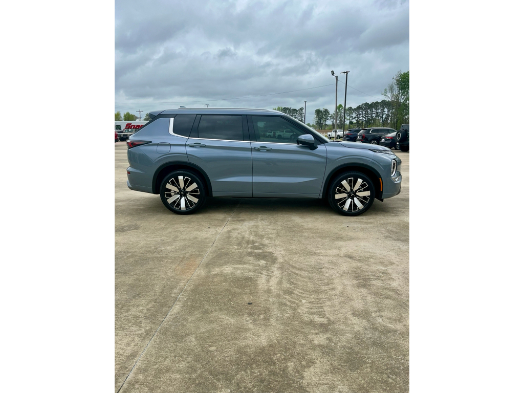 New 2026 Moonshine Gray Metallic Mitsubishi SEL image 4