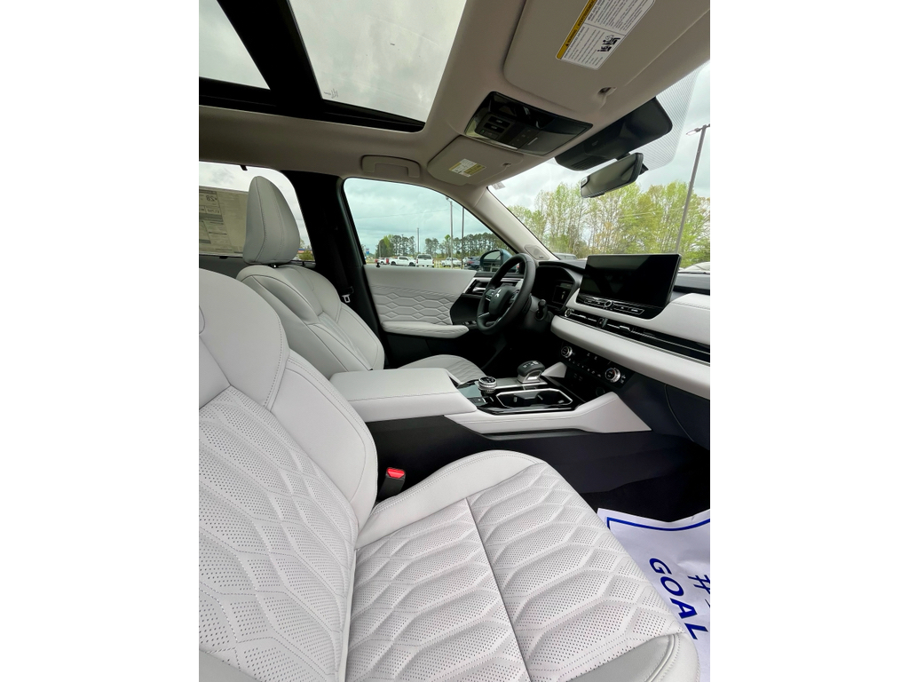 New 2026 Moonshine Gray Metallic Mitsubishi SEL image 9