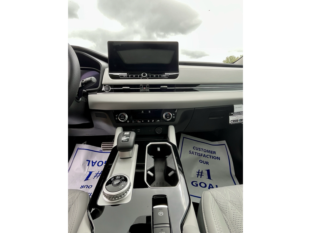 New 2026 Moonshine Gray Metallic Mitsubishi SEL image 8