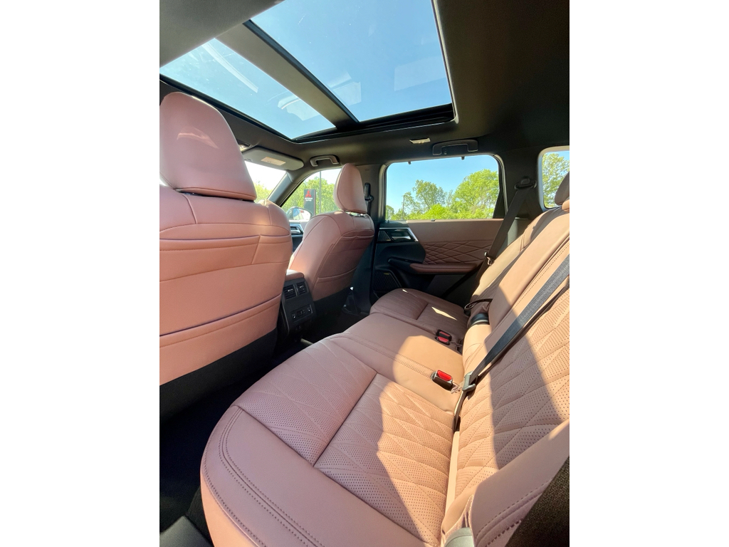 New 2026 Graphite Gray Mitsubishi SEL image 11