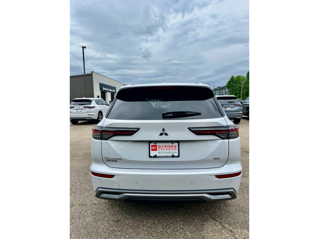 New 2026 White Diamond Mitsubishi SEL image 6