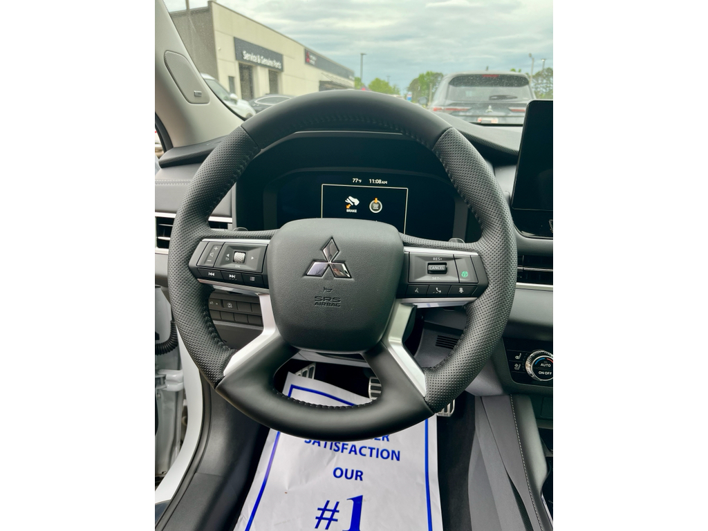 New 2026 White Diamond Mitsubishi SEL image 7