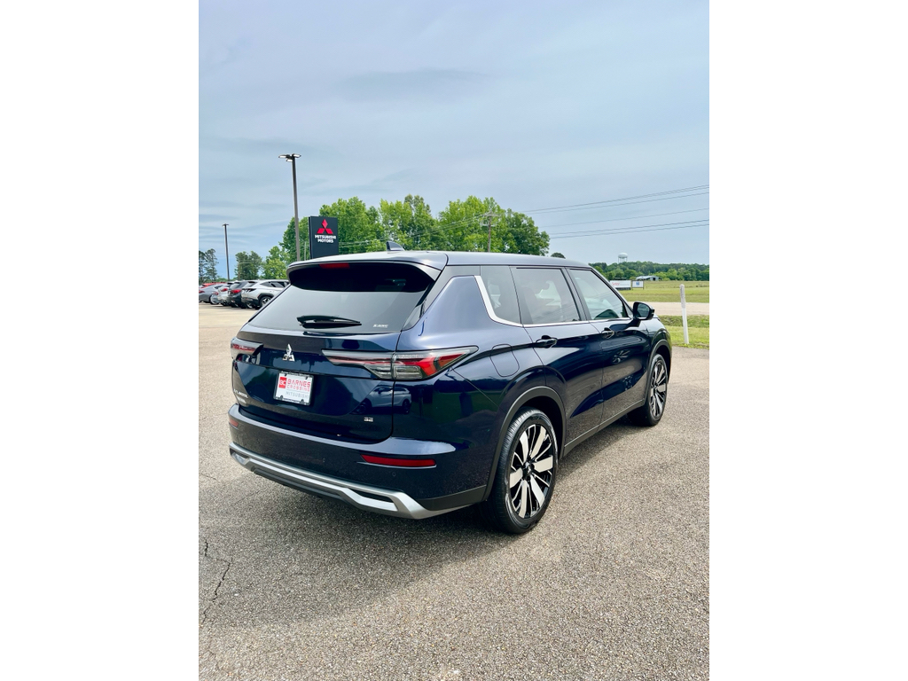 New 2026 Cosmic Blue Metallic Mitsubishi SE image 5