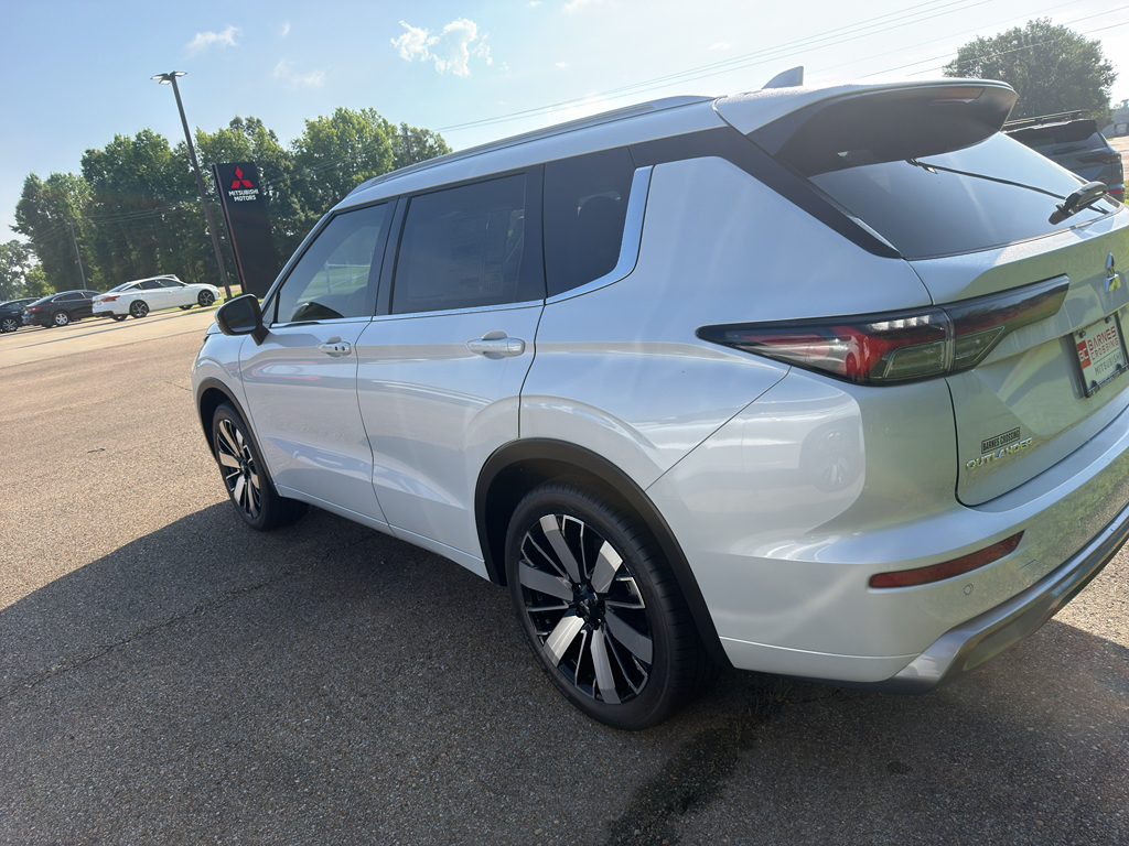 New 2026 White Diamond Mitsubishi SEL image 6