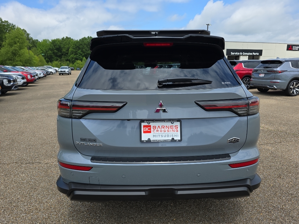 New 2026 Moonstone Geay Metallic Mitsubishi Trail Edition image 3