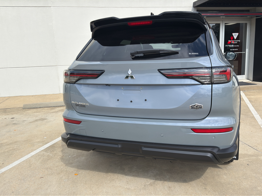 New 2026 Moonstone Gray Metallic W Mitsubishi Trail Edition image 5