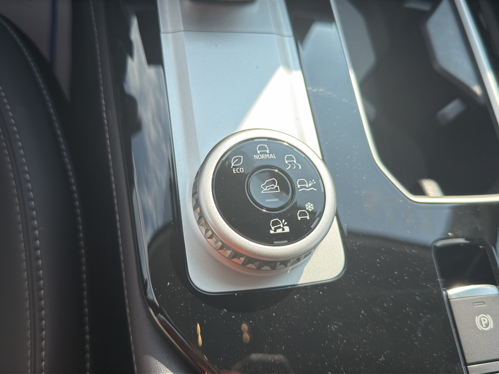 New 2026 White Diamond Mitsubishi Trail Edition image 12