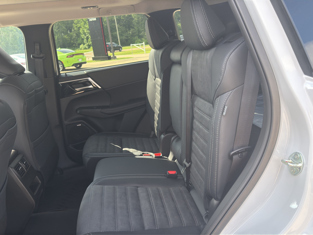 New 2026 White Diamond Mitsubishi Trail Edition image 10