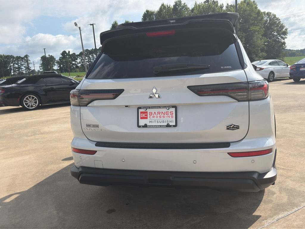 New 2026 White Diamond Mitsubishi Trail Edition image 4