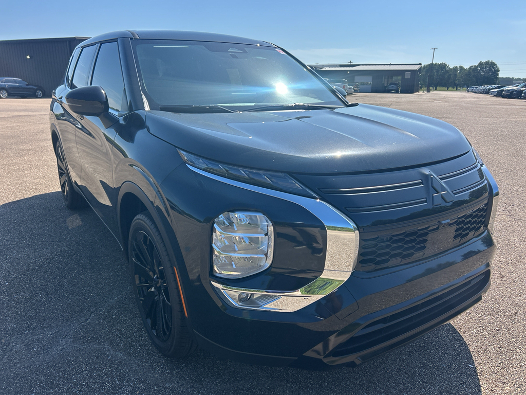 New 2026 Black Diamond Mitsubishi LE image 3
