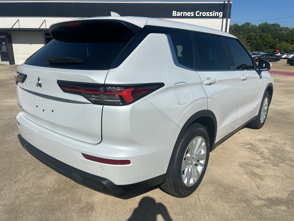 New 2026 White Diamond Mitsubishi ES image 4