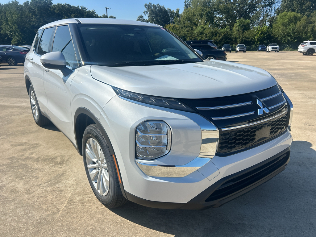 New 2026 White Diamond Mitsubishi ES image 3