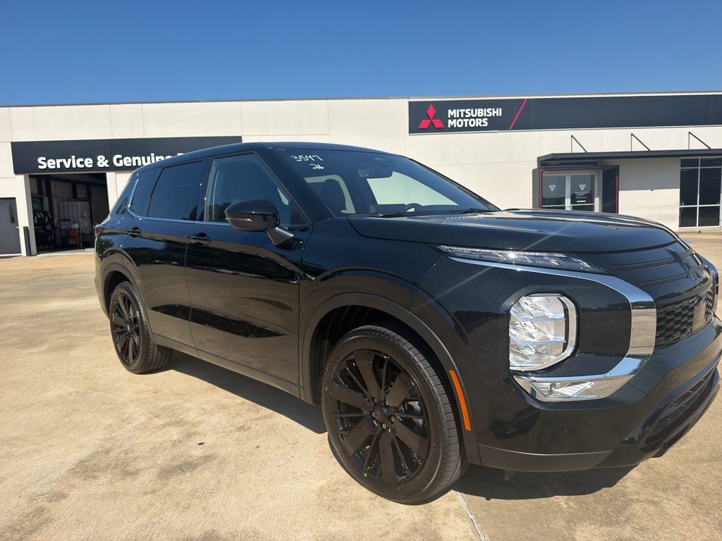 New 2026 Black Diamond Mitsubishi LE image 3