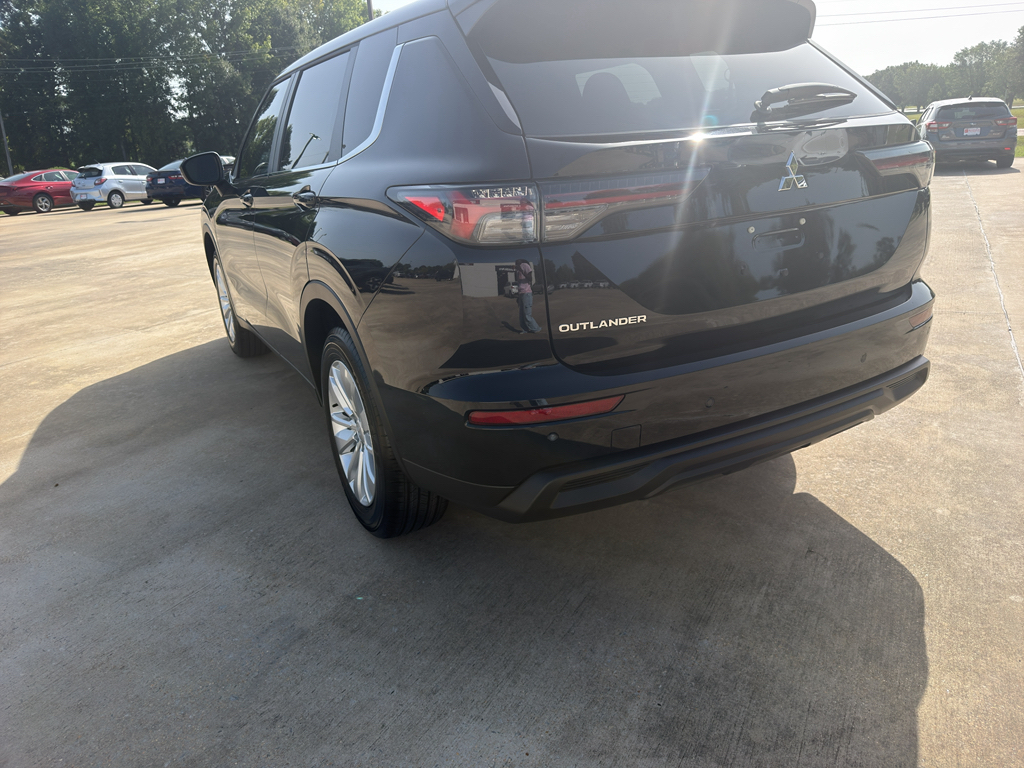 New 2026 Labrador Black Pearl Mitsubishi ES image 5