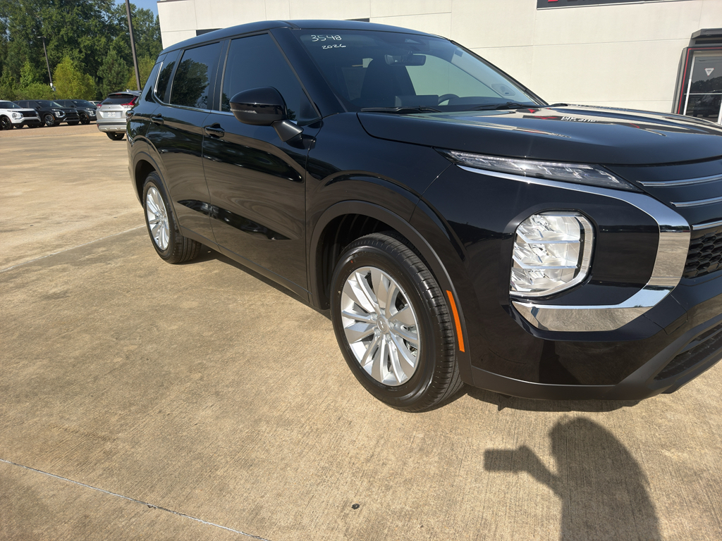 New 2026 Labrador Black Pearl Mitsubishi ES image 3