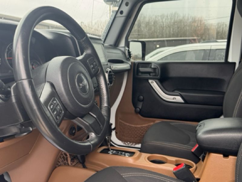 Used 2016 Bright White Clearcoat Jeep Rubicon image 12