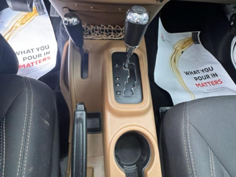 Used 2016 Bright White Clearcoat Jeep Rubicon image 8