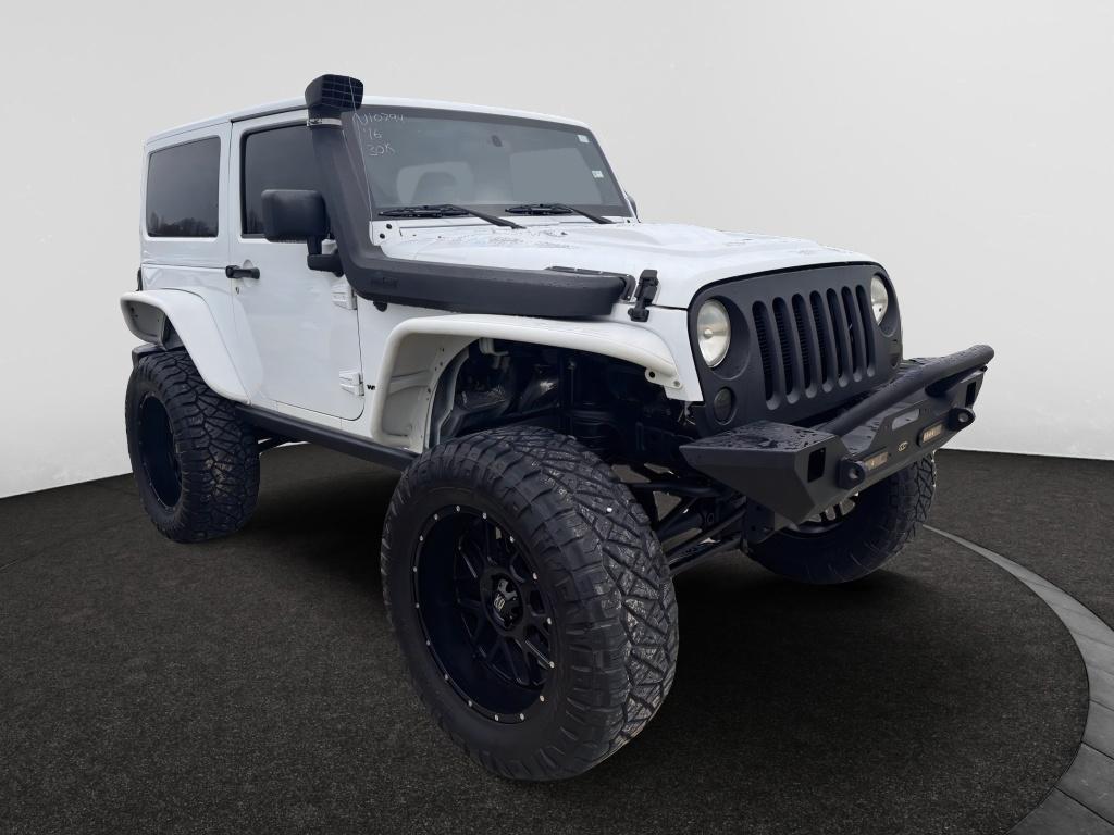 Used 2016 Bright White Clearcoat Jeep Rubicon image 3