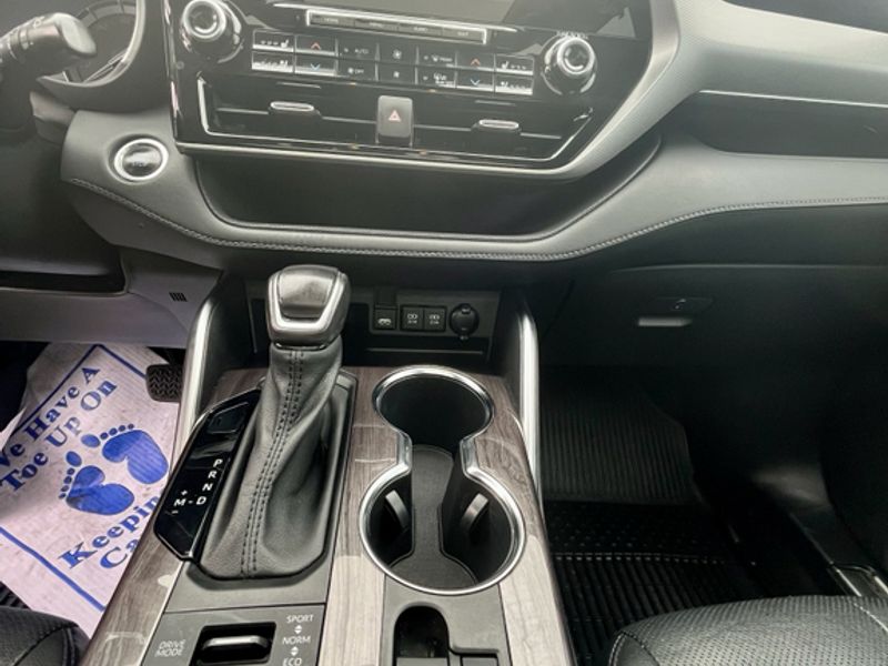 Used 2021 Blueprint Toyota Platinum image 13