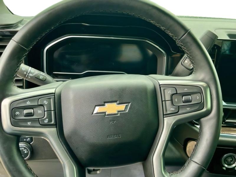 Used 2023 Summit White Chevrolet LT image 7