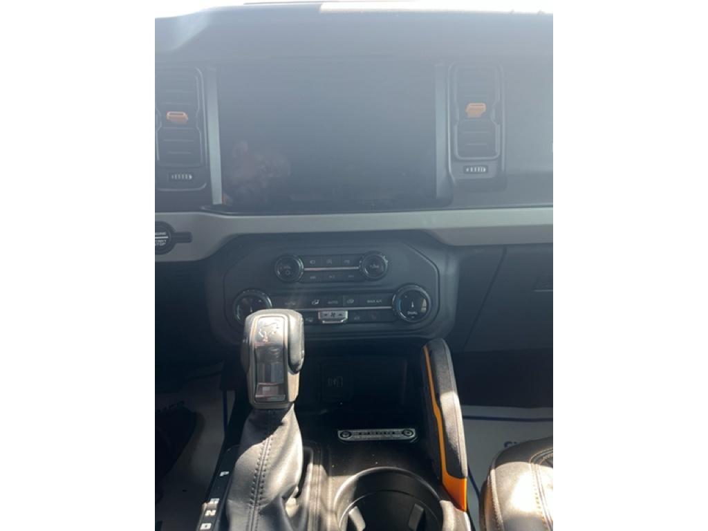 Used 2022 Eruption Green Metallic Ford Badlands image 8