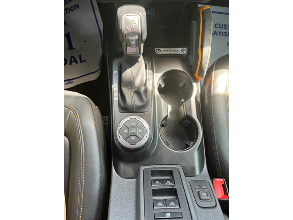 Used 2022 Eruption Green Metallic Ford Badlands image 9