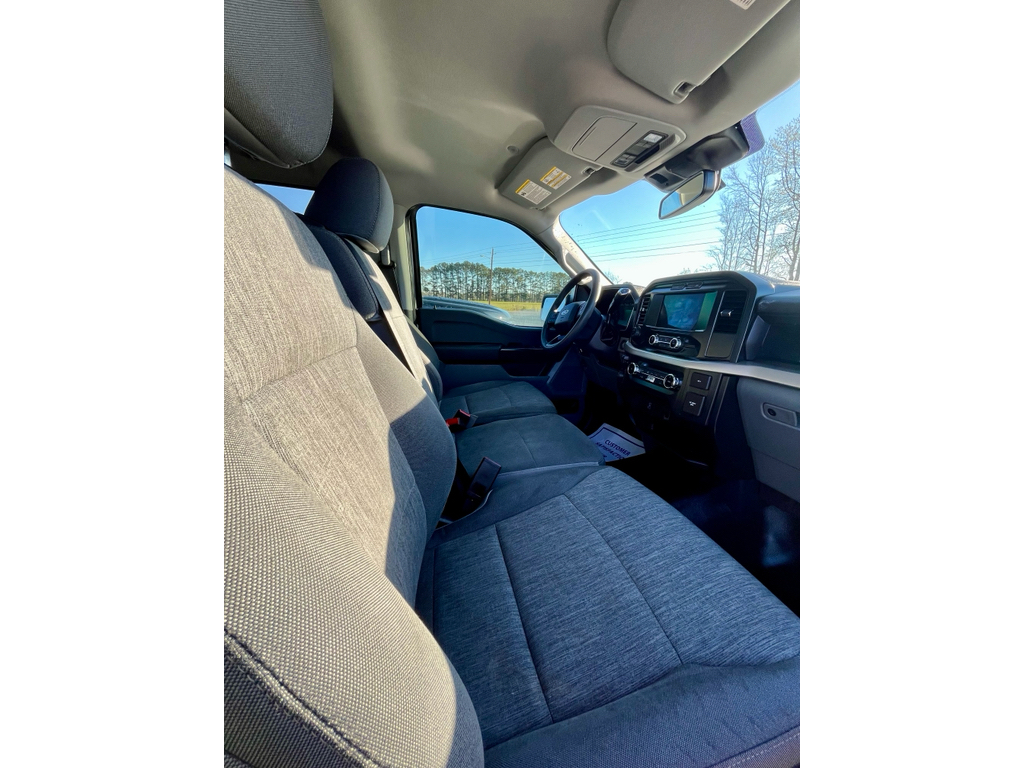 Used 2022 Iconic Silver Metallic Ford XL image 9