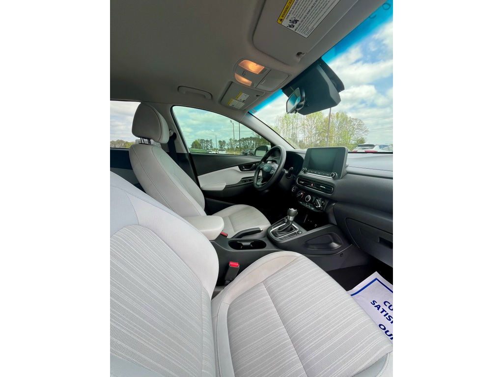 Used 2022 Lunar White Hyundai SEL image 9