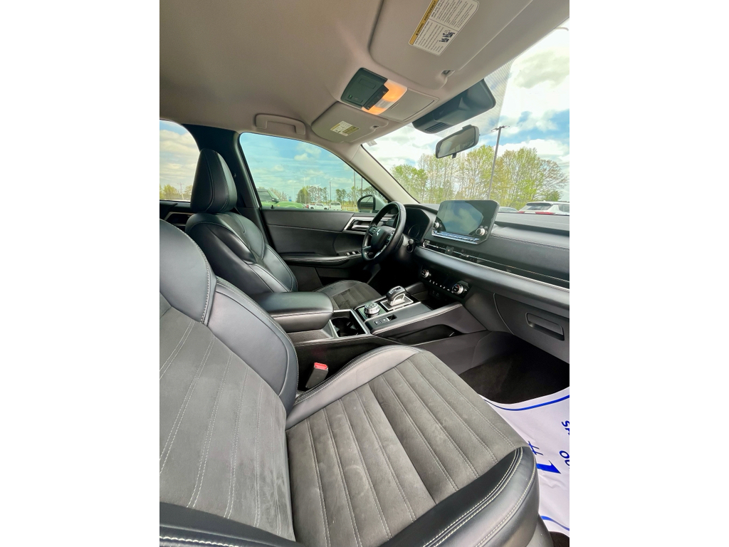 Used 2024 Alloy Silver Metallic Mitsubishi SE image 9