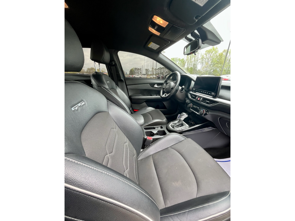 Used 2023 Sporty Blue Kia GT-Line image 9