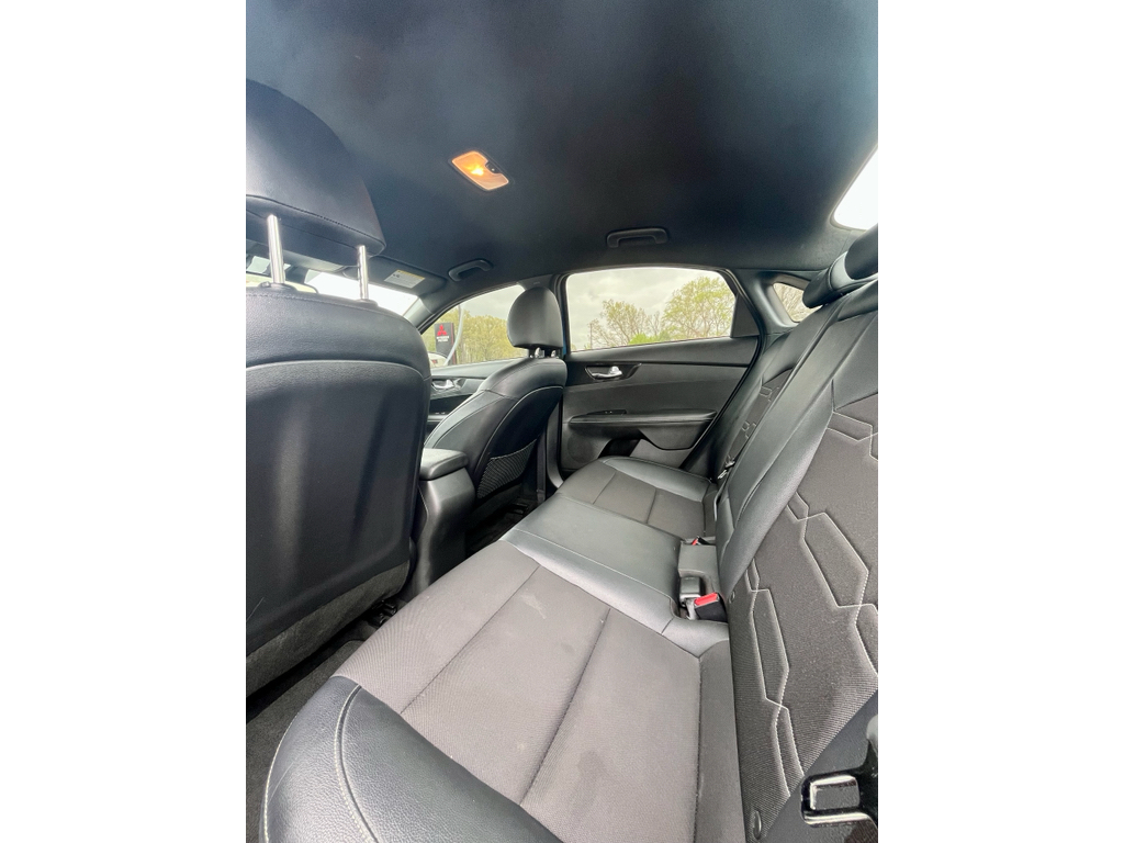 Used 2023 Sporty Blue Kia GT-Line image 10