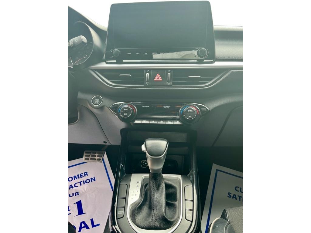 Used 2023 Sporty Blue Kia GT-Line image 8