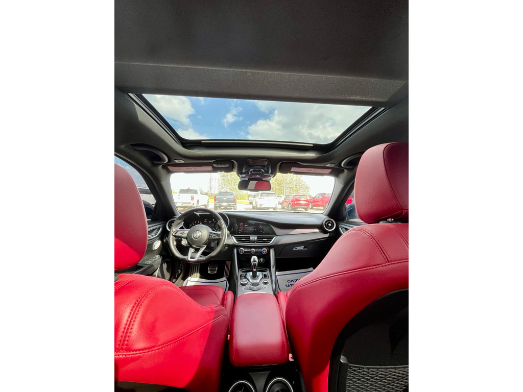 Used 2022 Alfa White Alfa Romeo Veloce image 12