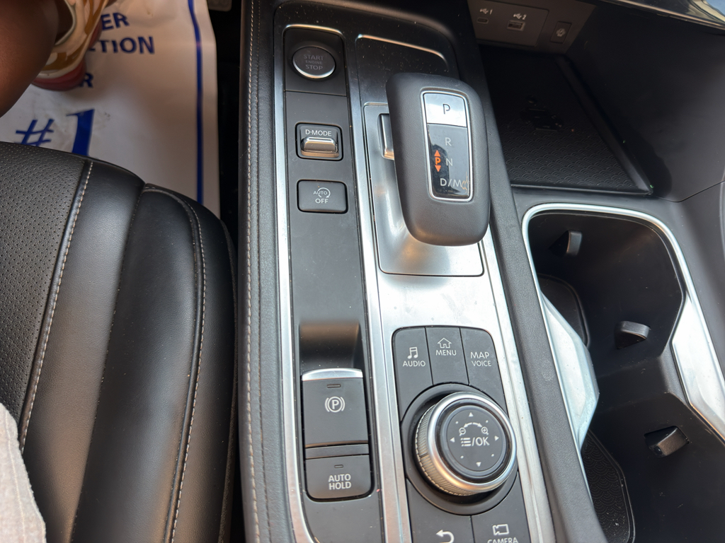 Used 2023 Majestic White INFINITI LUXE image 18