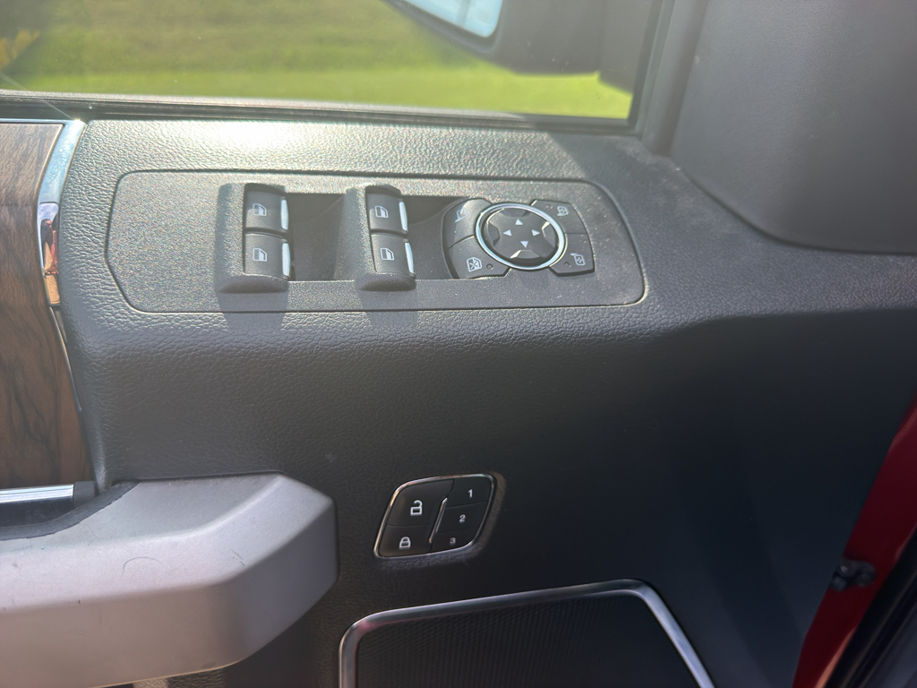 Used 2019 Ruby Red Metallic Tinted Clearcoat Ford LARIAT image 10