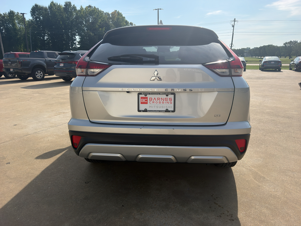 Used 2024 Alloy Silver Metallic Mitsubishi SE image 13