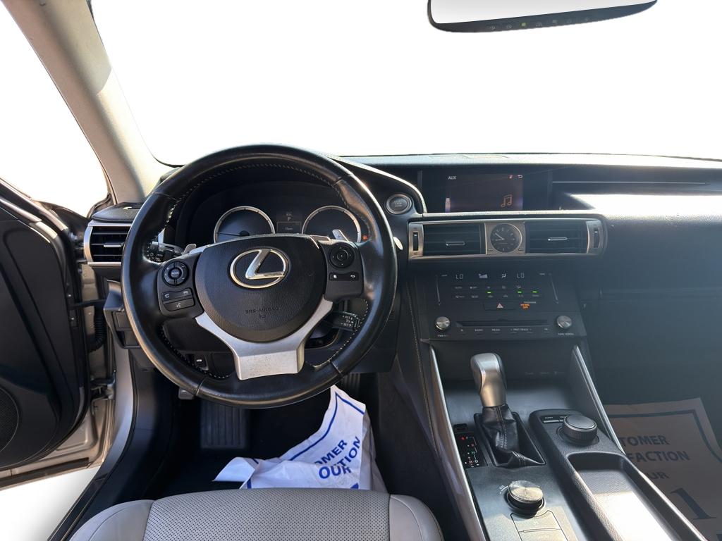 Used 2015 Atomic Silver Lexus Base (A6) image 8
