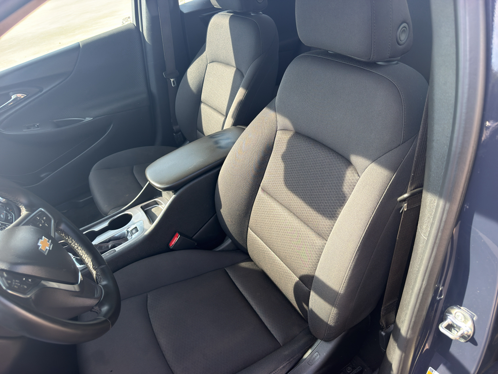Used 2025 Night Shade Metallic Chevrolet RS image 9