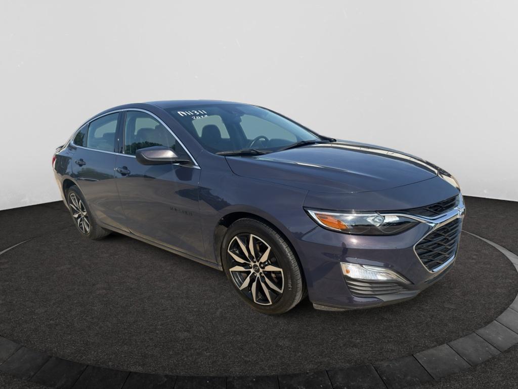 Used 2025 Night Shade Metallic Chevrolet RS image 4