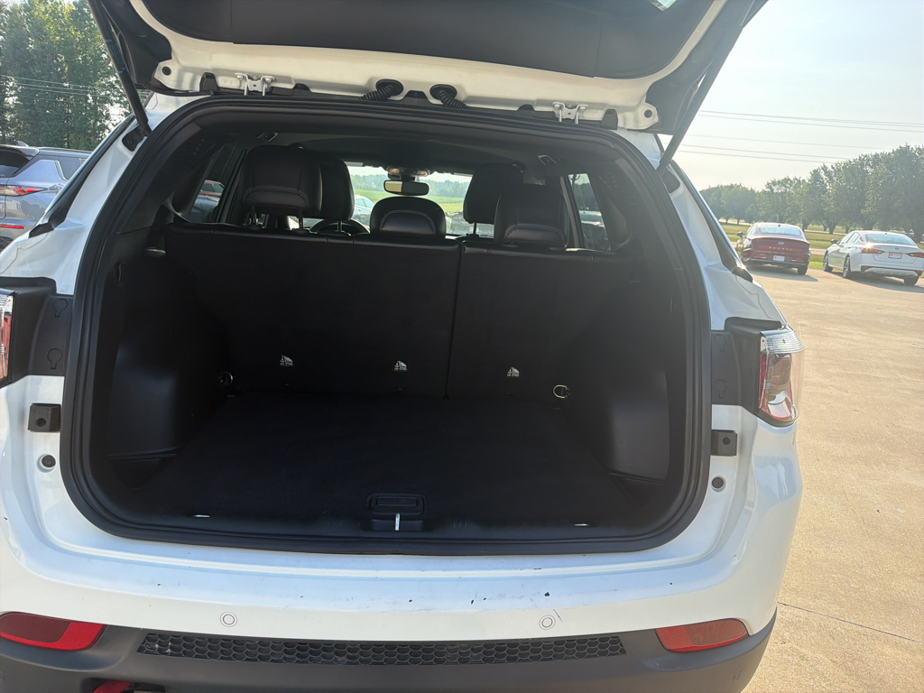 Used 2025 Bright White Clearcoat Jeep Trailhawk image 4