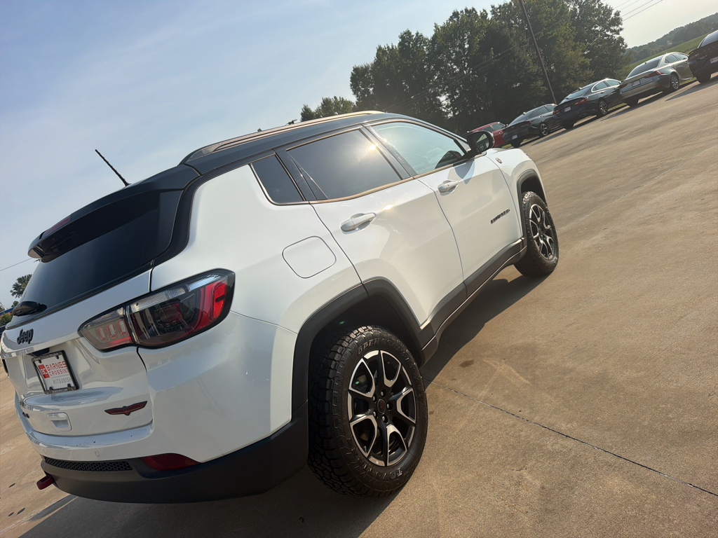 Used 2025 Bright White Clearcoat Jeep Trailhawk image 8