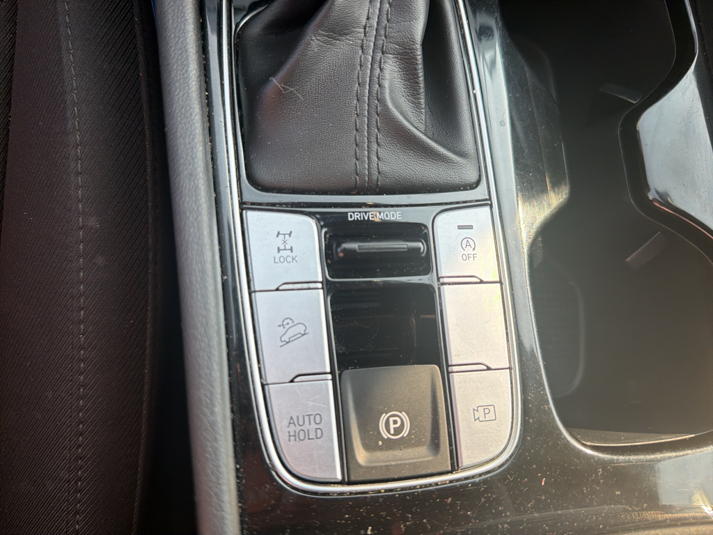 Used 2024 Black Pearl Hyundai SEL image 12